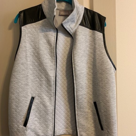 Chico's Women's Fleece Quilted Pattern Size 1 Zip Vest Leather Accent NEW - Picture 1 of 7